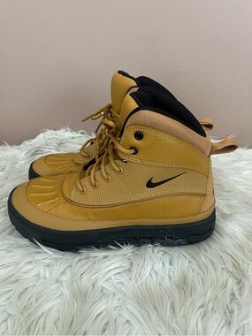 {Nike} Woodside 2 High ACG Boots in Wheat / Black - Youth 5